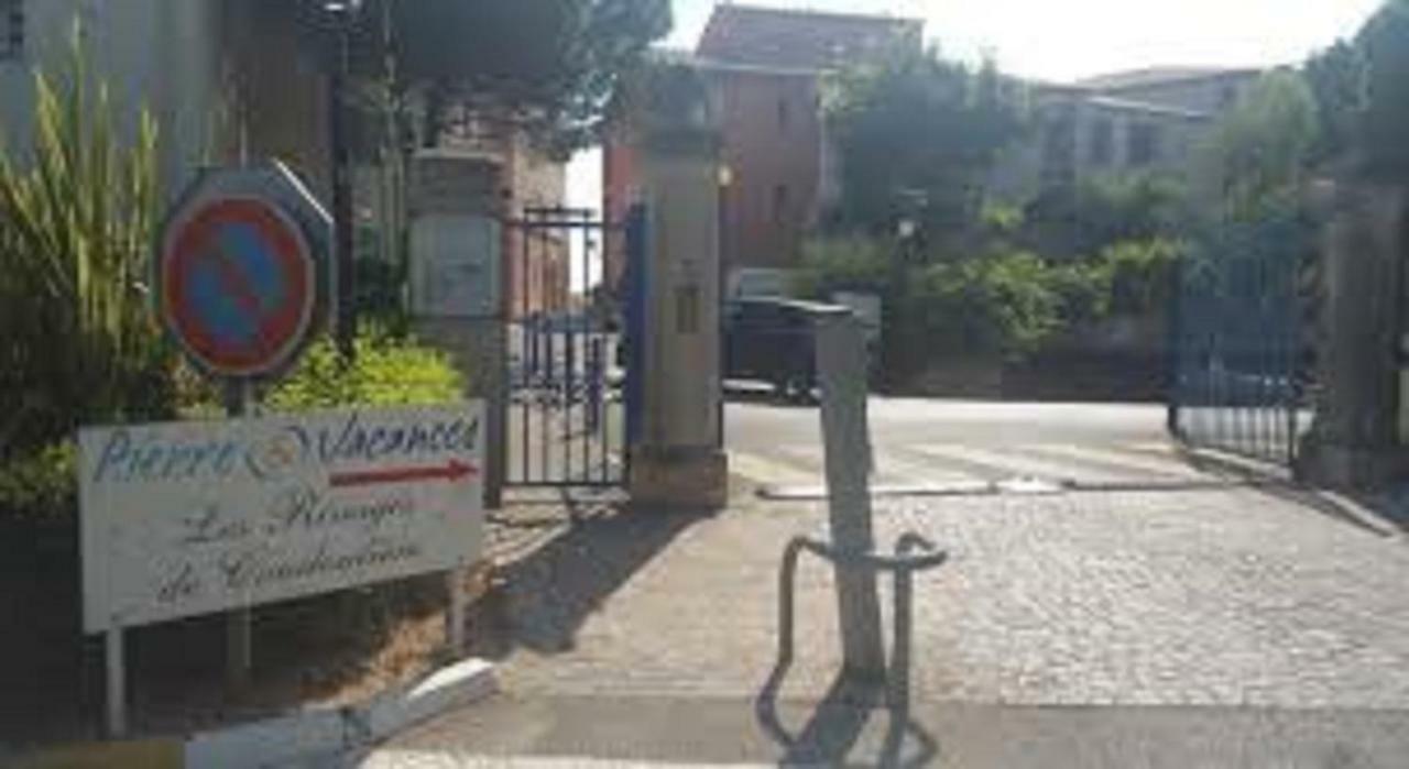 Coudouliere Vue Mer Et Port Apartment Six-Fours-les-Plages Exterior photo